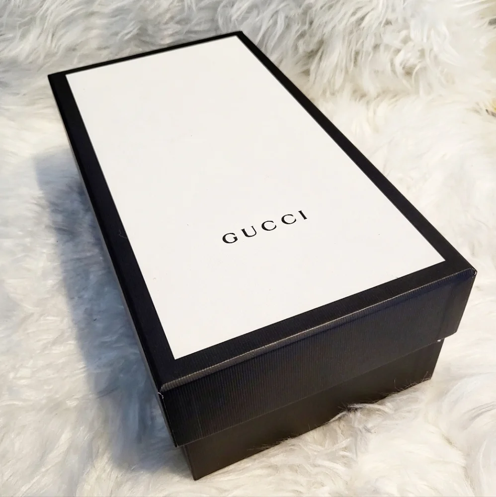 GUCCI ボックス ホワイト ブラック Gucci Box - Black & White - Storage Or Gift Box 7.25” x 7.25” | eBay